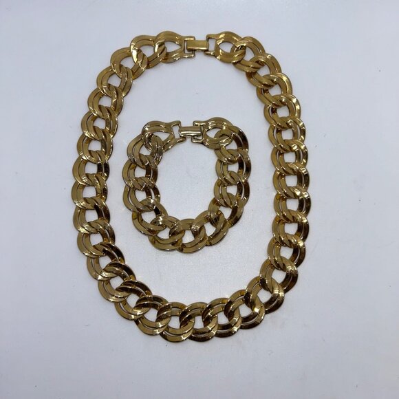 Estate Jewelry - Vintage Goldtone Chain Necklace & Bracelet Set With Interlocking Link Design